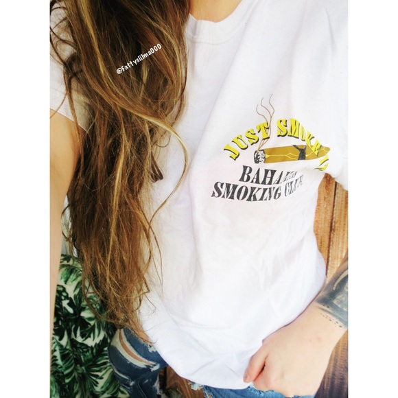 Vintage Tops - Vintage Bahamas boyfriend tee 🌿